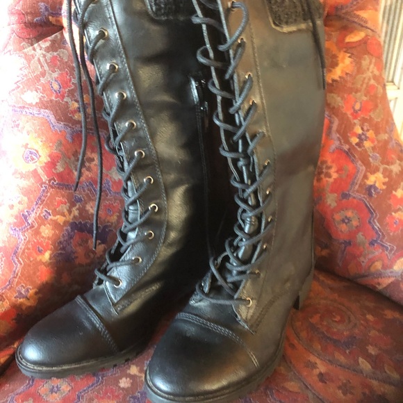 Boots - Picture 3 of 5